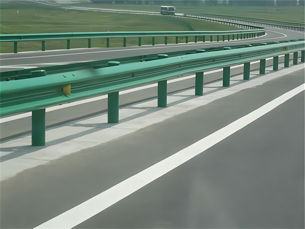 吕梁高速护栏板守护安全广泛应用于多个行业