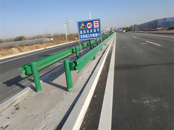吕梁公路护栏守护安全横跨多个行业的应用